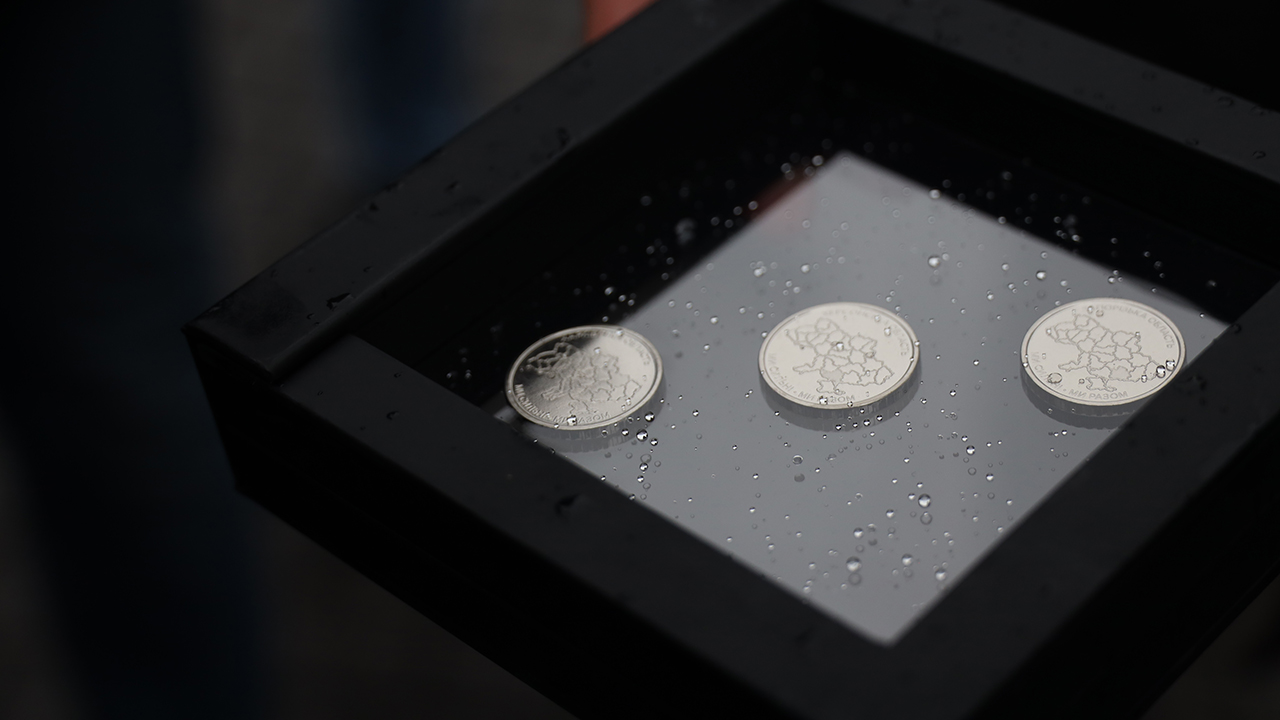 Три нові обігові пам’ятні монети із серії "Ми сильні. Ми разом" присвячені прифронтовим регіонам – Запоріжжю, Харківщині та Херсонщині (4)